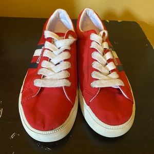 Tommy Hilfiger Size 6 Shoes